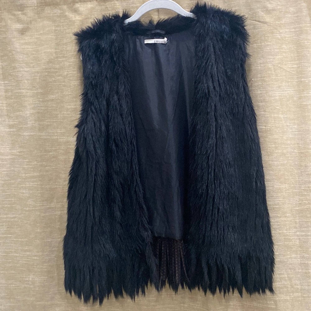 Black synthetic (fake fur) Vest